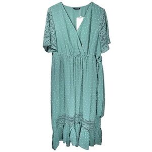 NWT BloomChic Swiss Dot Crochet Short Sleeves Belted Midi Dress in Mint Green